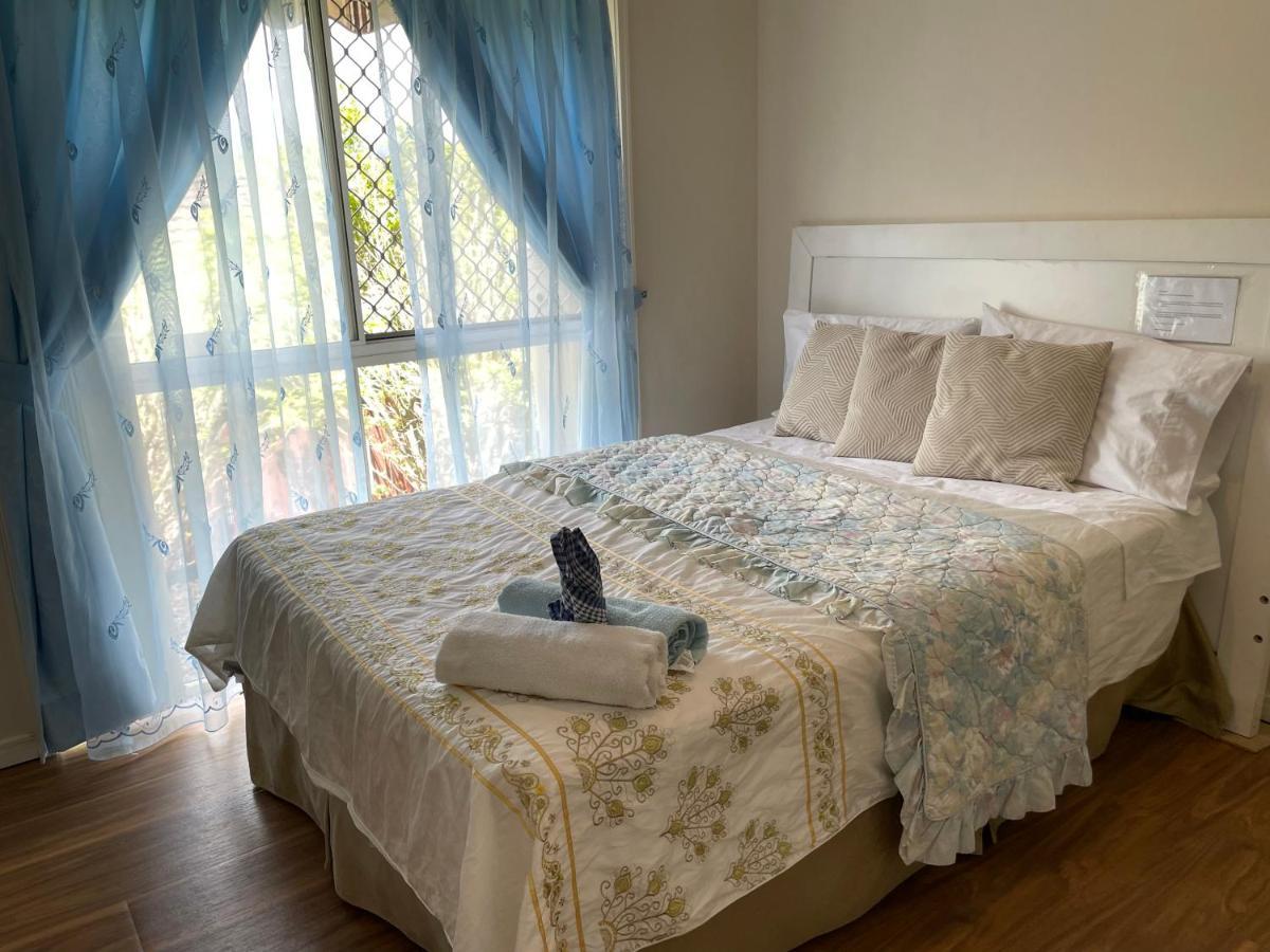 Theme Parks Amituofo Homestay Gold Coast Eksteriør billede