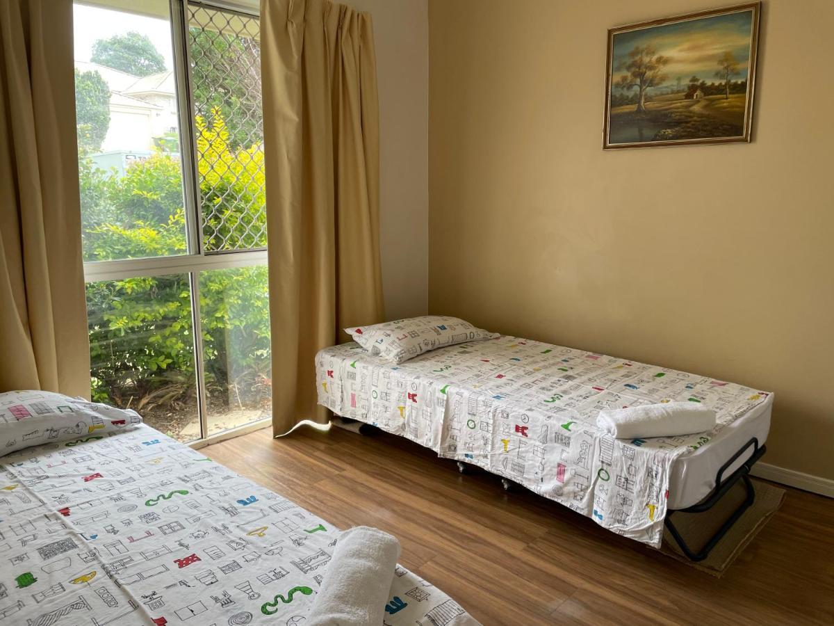 Theme Parks Amituofo Homestay Gold Coast Eksteriør billede