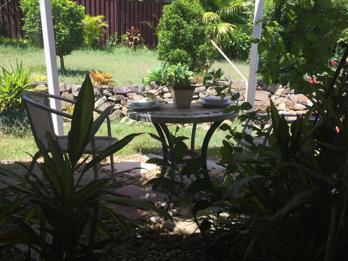 Theme Parks Amituofo Homestay Gold Coast Værelse billede