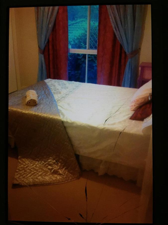 Theme Parks Amituofo Homestay Gold Coast Værelse billede